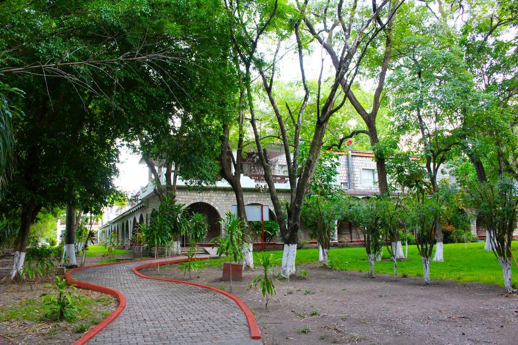 Hotel Spa Taninul Los Puentes Bagian luar foto