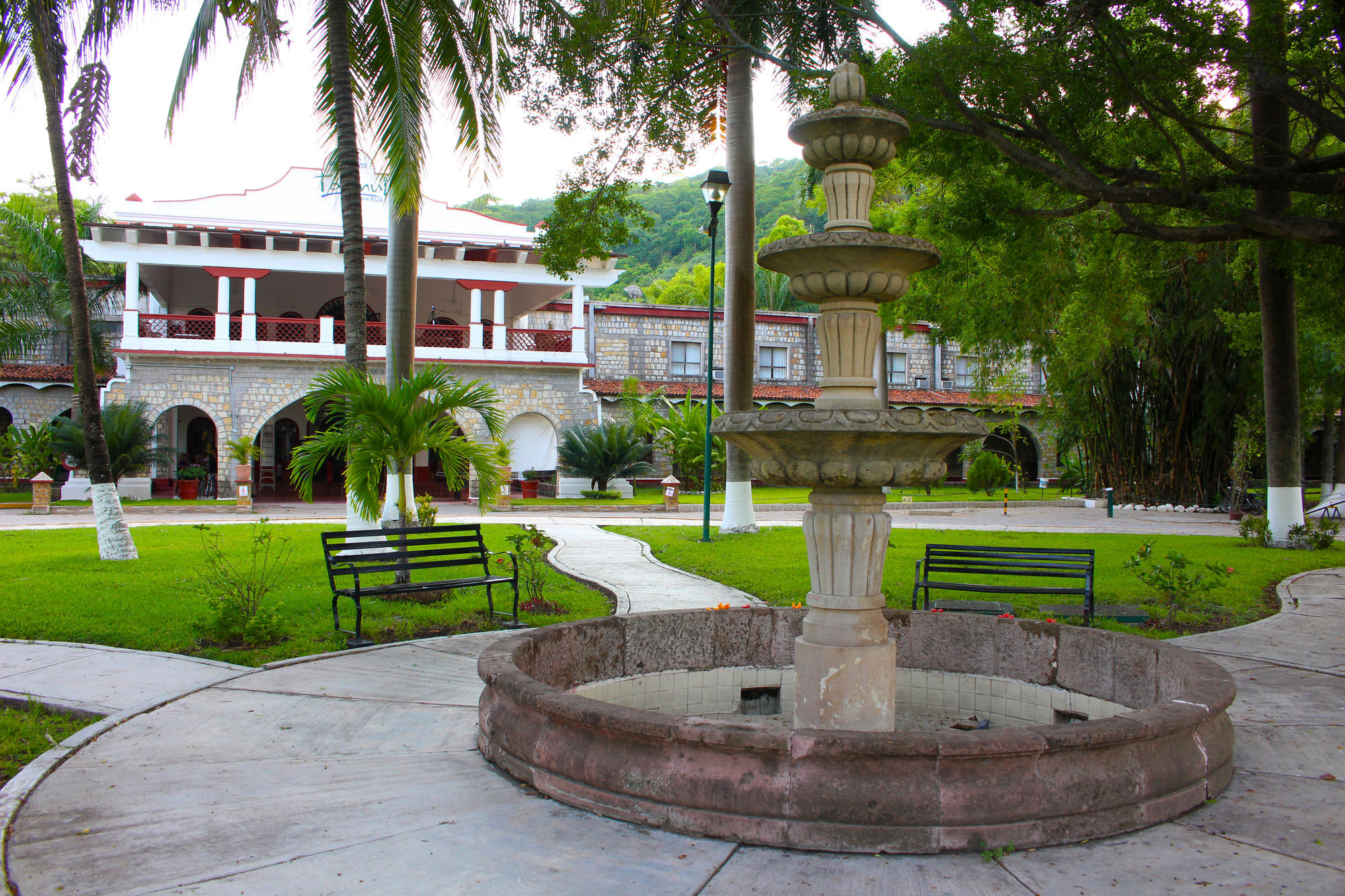 Hotel Spa Taninul Los Puentes Bagian luar foto